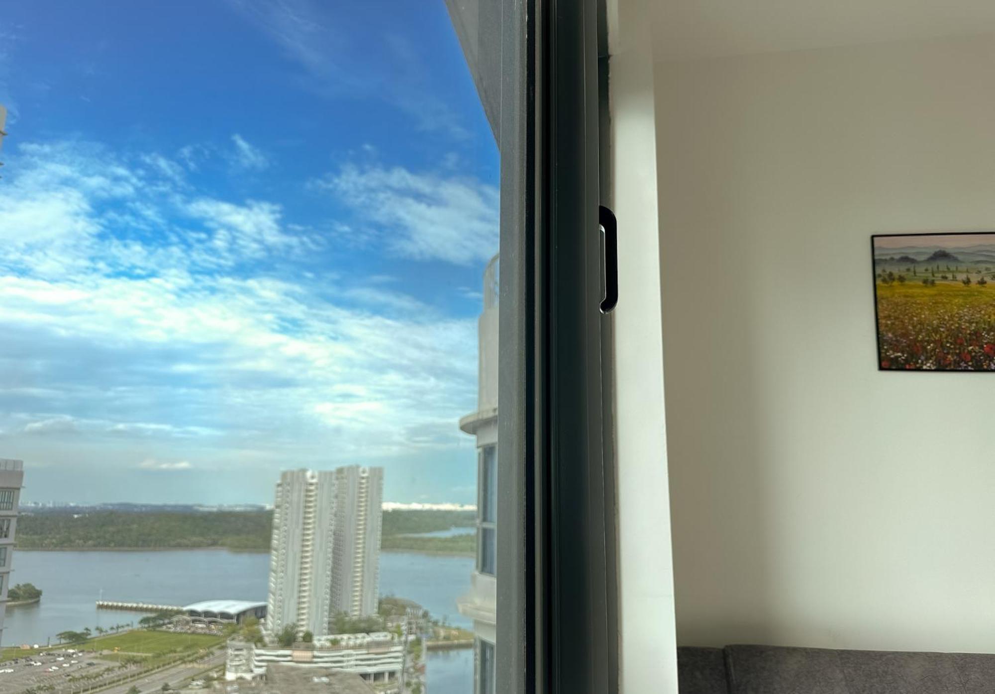 Teega Suites Puteriharbour By Wp Homestay Johor Bahru Zimmer foto